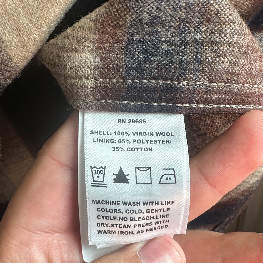 Pendleton Men's Checkered Shirt Jacket in Brown and Cream - Picture 5 of 7